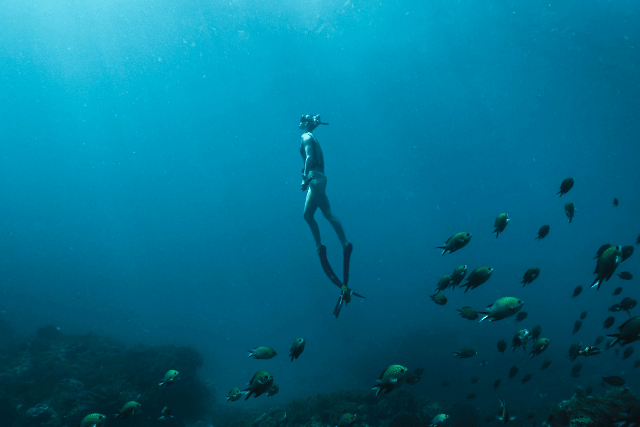 Free diving